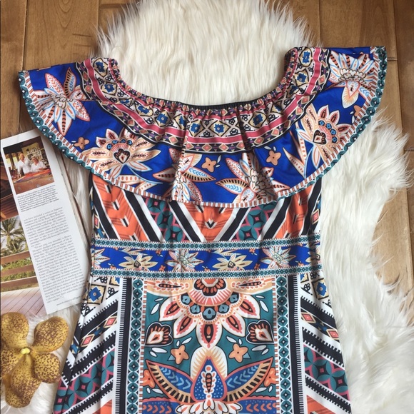 Printed Off Shoulder Body Con Dress - Picture 4 of 7